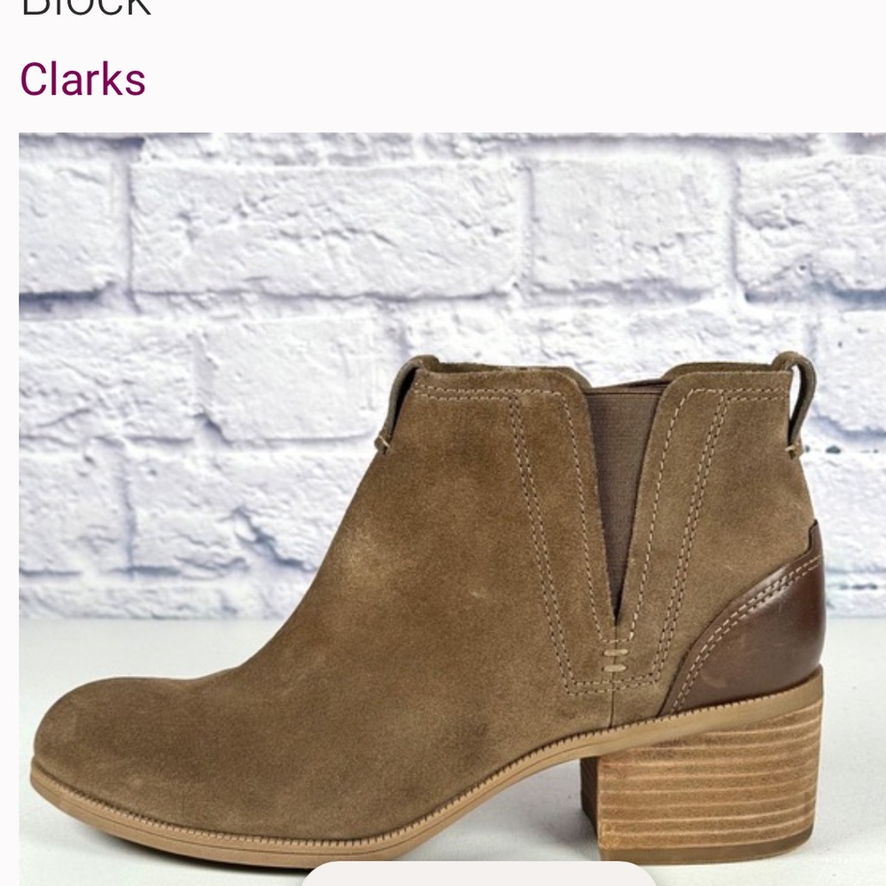 Clark’s Artisan Tan Maypearl‎ Daisy Ankle Booties